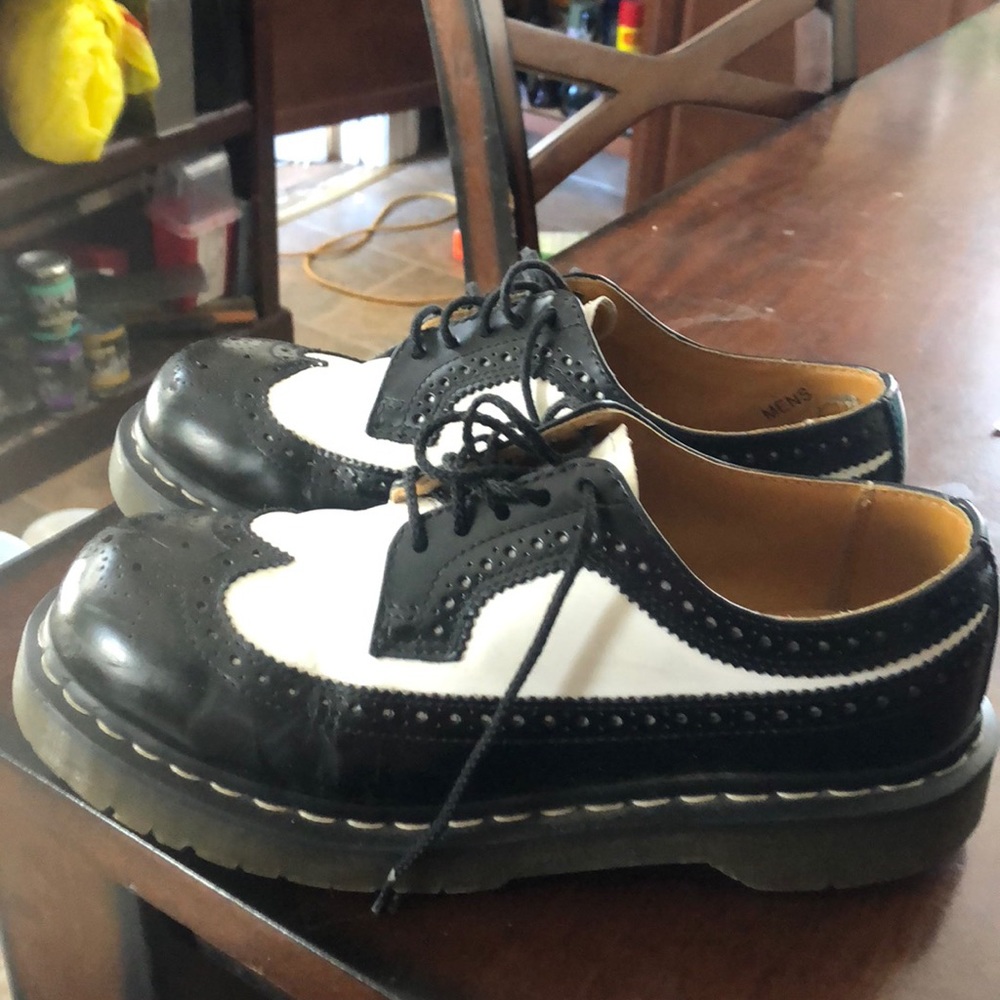 Dr martins size 9 woman’s size 7 men’s